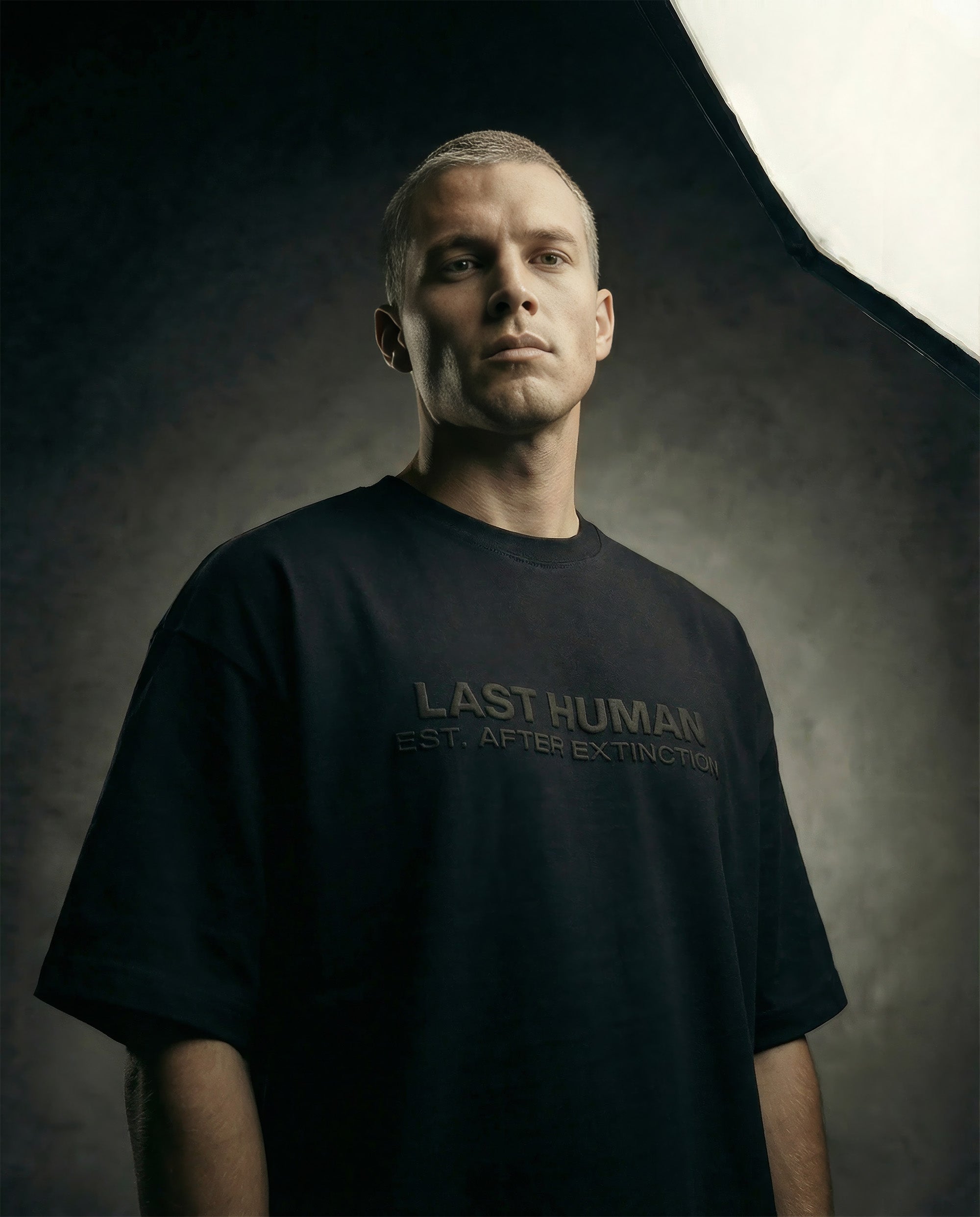 LAST HUMAN ORIGINALS  — OVERSIZED T-SHIRT