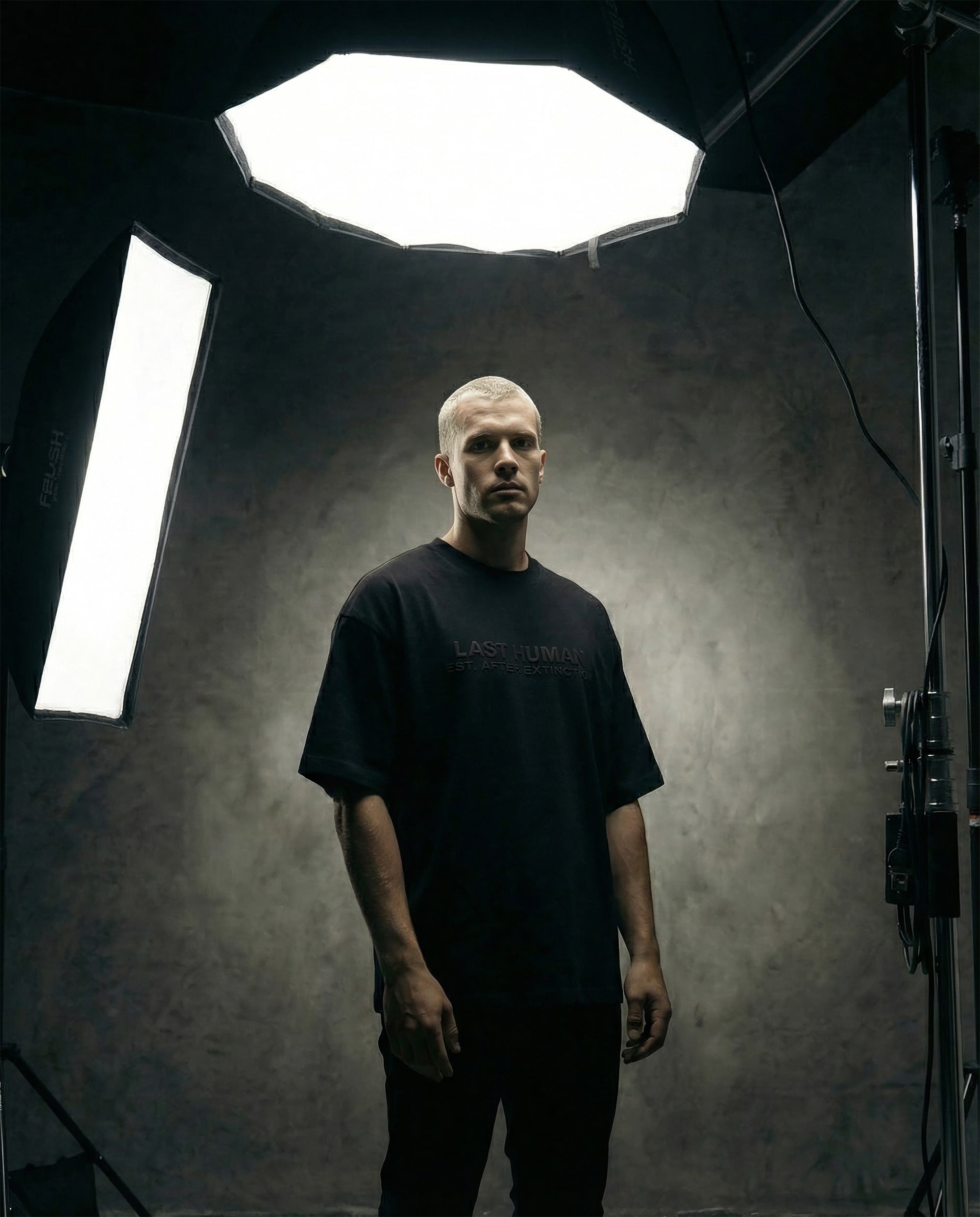 LAST HUMAN ORIGINALS  — OVERSIZED T-SHIRT